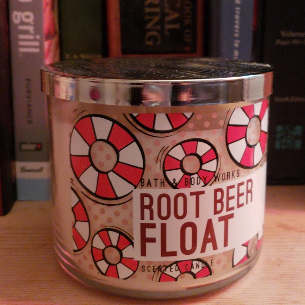 Root Beer Float Candle
